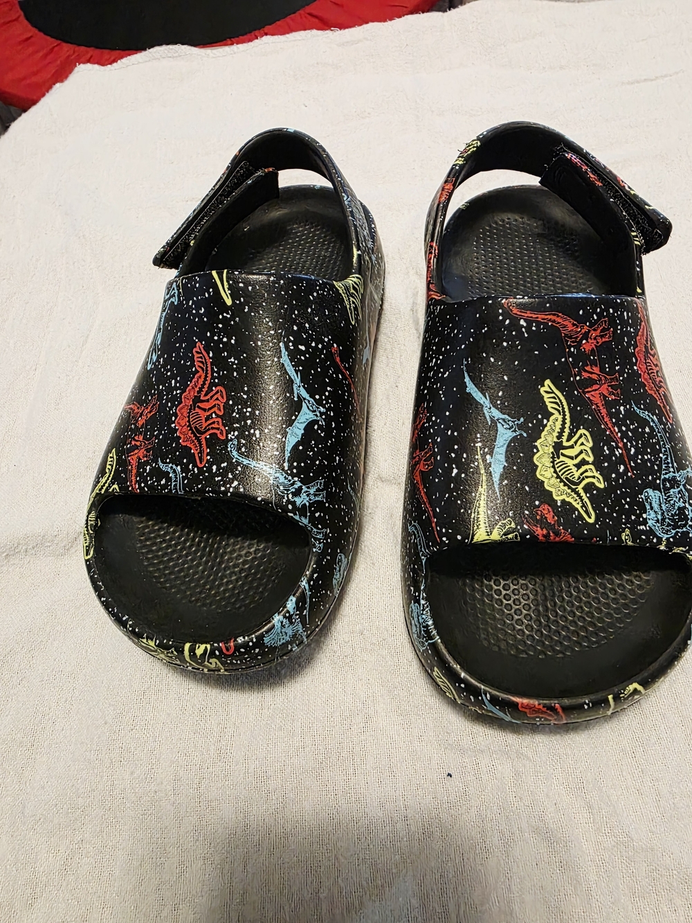 wonder nation Black Sandals with Red Blue Yellow Dino Prints Toddler Size 9/10
